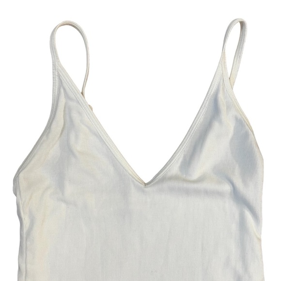 Talula Aritzia ribbed v-neck tank top thong bodysuit size XS excellent condition - Picture 3 of 11